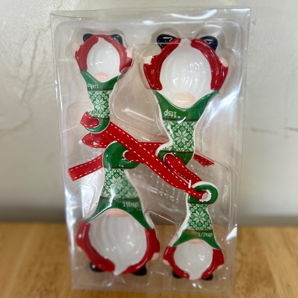 Signature select ceramic gnome‎ holiday Christmas measuring spoon set 4pc